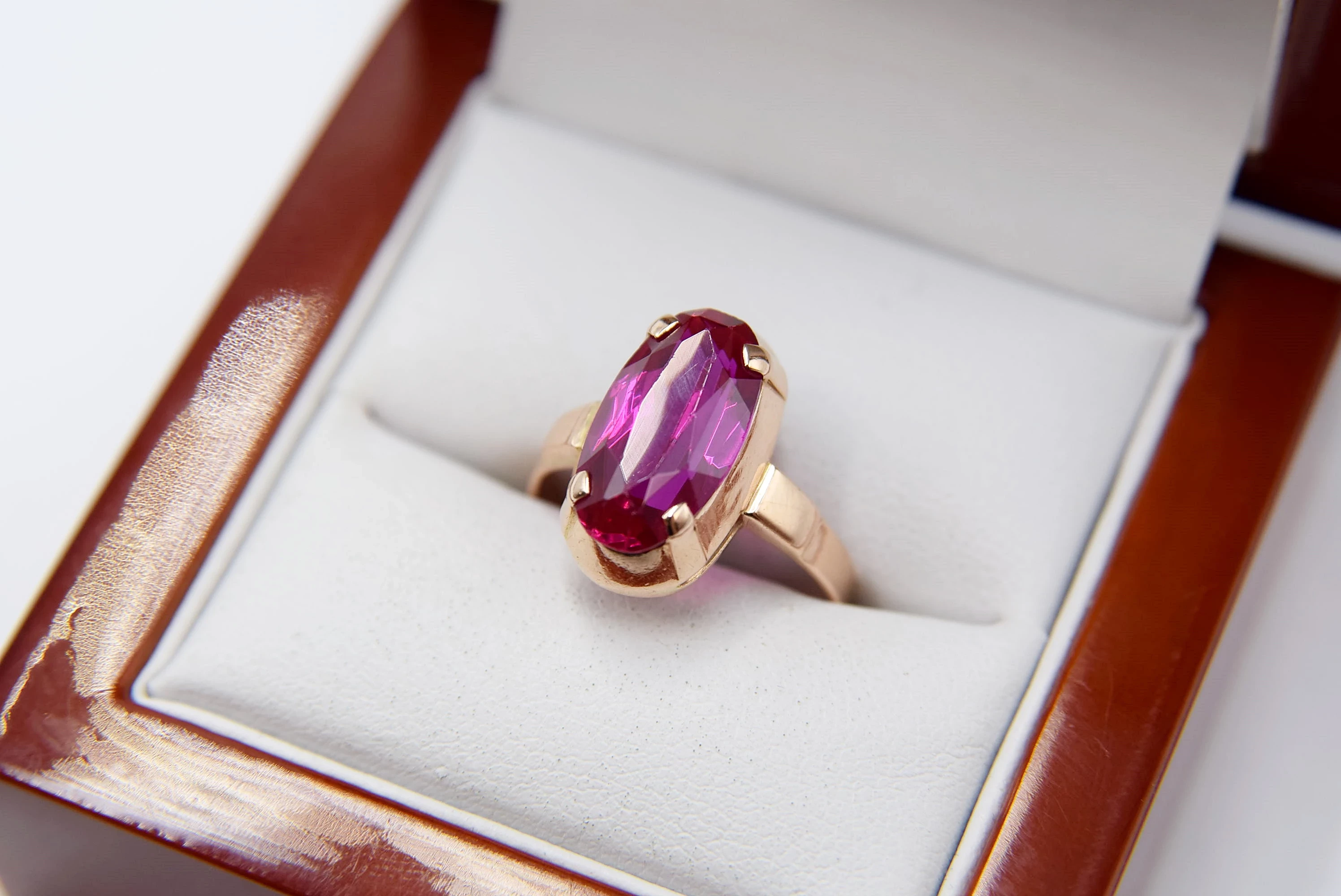 zloty-pierscionek-z-rozowym-oczkiem-585-14k-r-16-marka-inna-marka