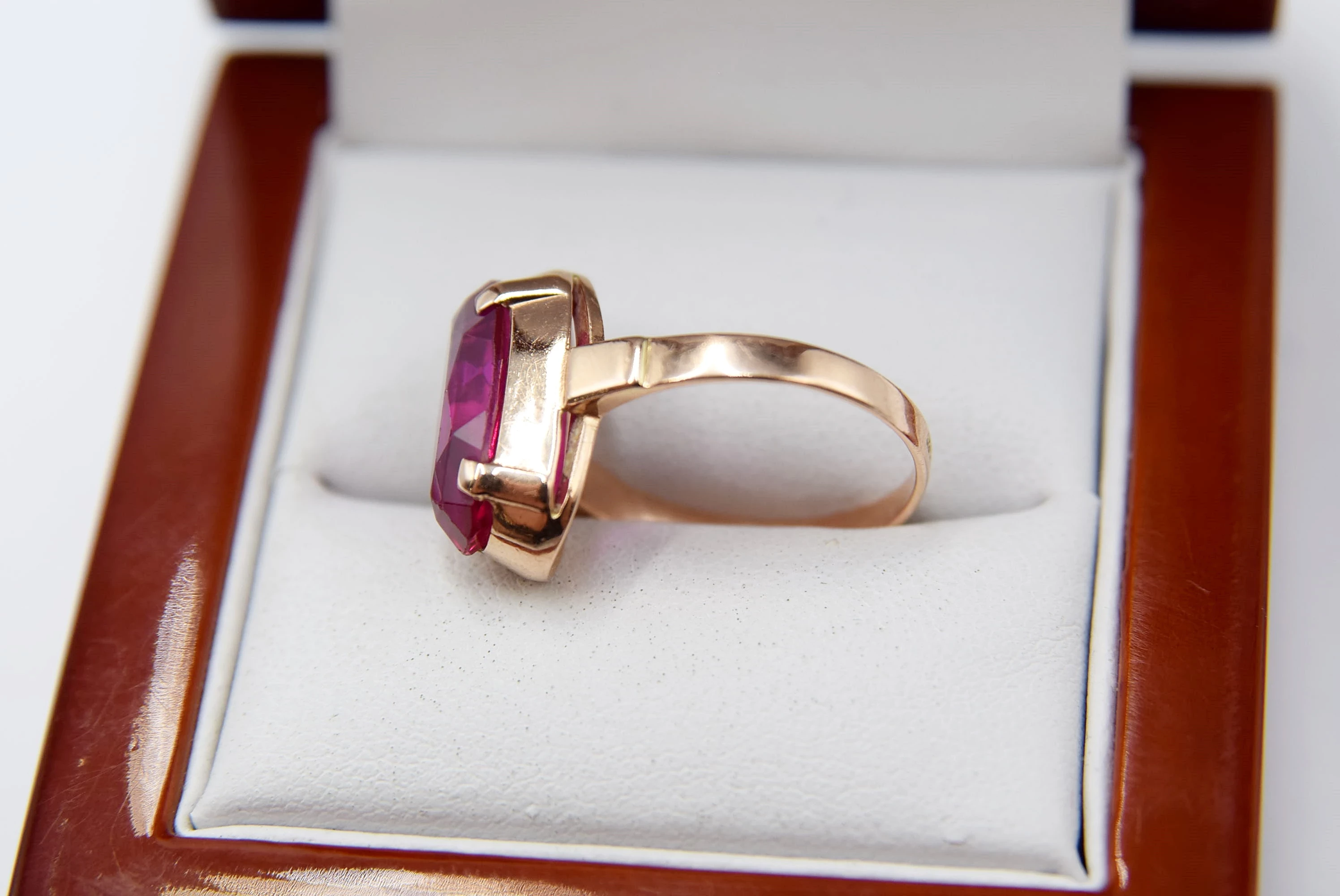 zloty-pierscionek-z-rozowym-oczkiem-585-14k-r-16-kamien-inny-kamien