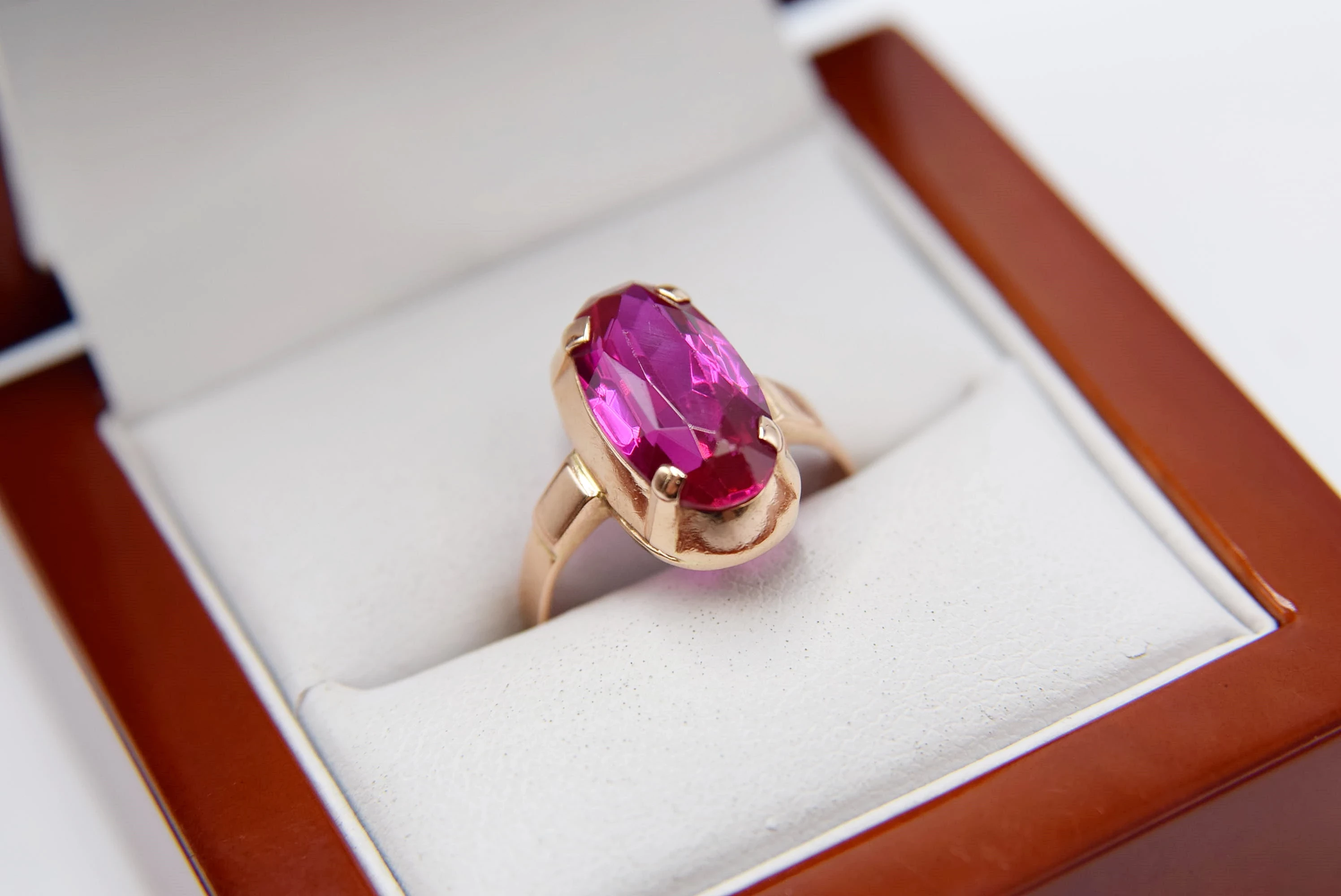 zloty-pierscionek-z-rozowym-oczkiem-585-14k-r-16-bukowska-118-poznan