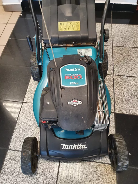 kosiarka-spalinowa-makita-plm4120n-silnik-4-suwow-marka-makita