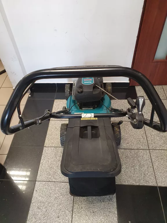 kosiarka-spalinowa-makita-plm4120n-silnik-4-suwow-pojemnosc-silnika-140