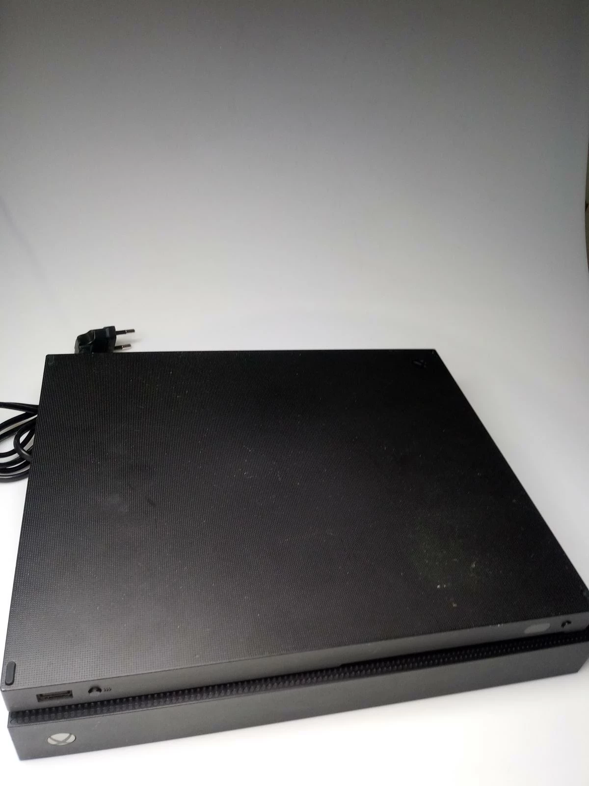 konsola-xbox-one-x-1787-pilsudskiego-91-zawiercie