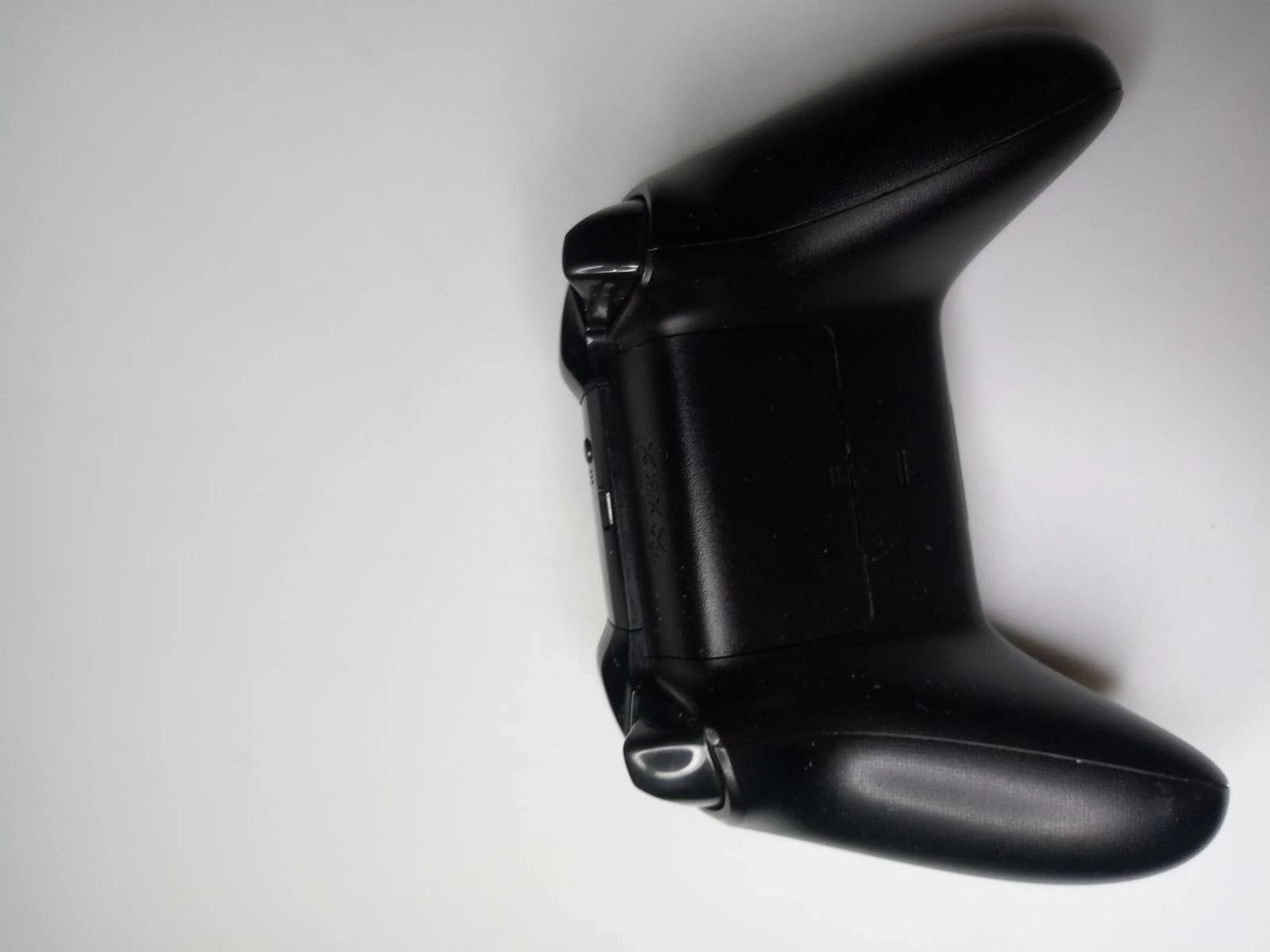 konsola-xbox-one-x-1787-ean-gtin-0889842388350