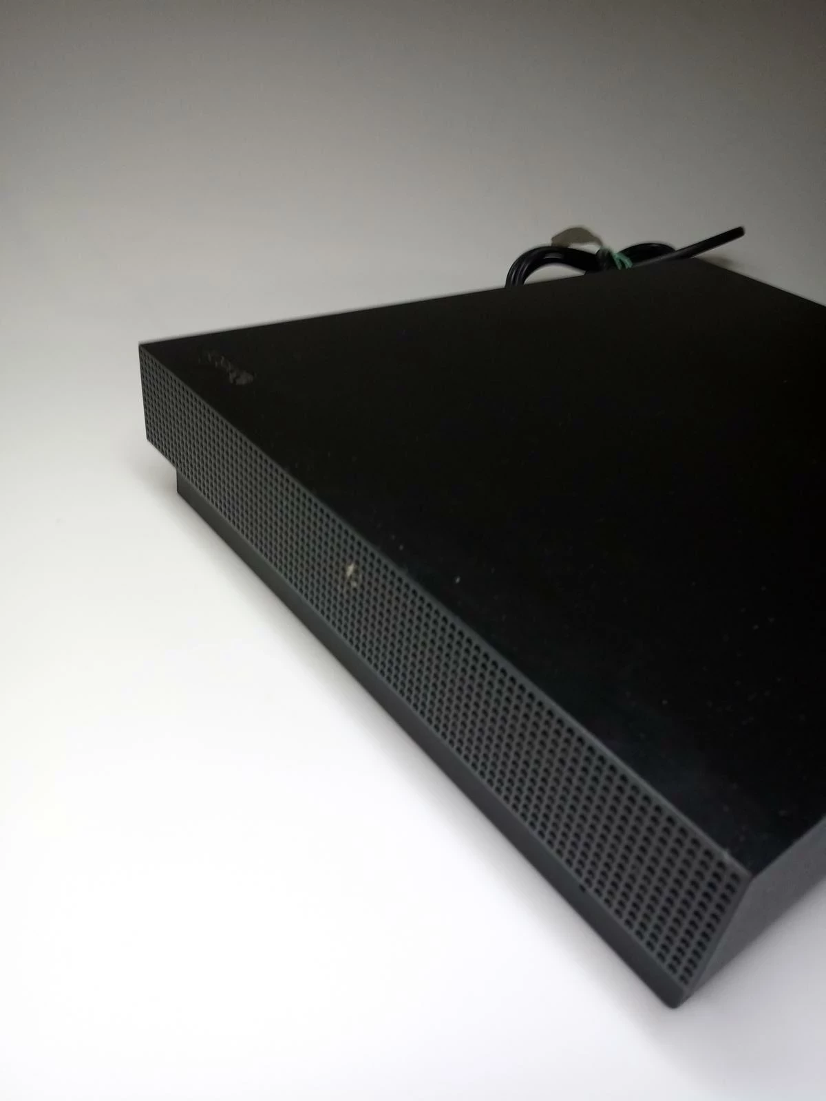 konsola-xbox-one-x-1787-ean-gtin-0889842388350