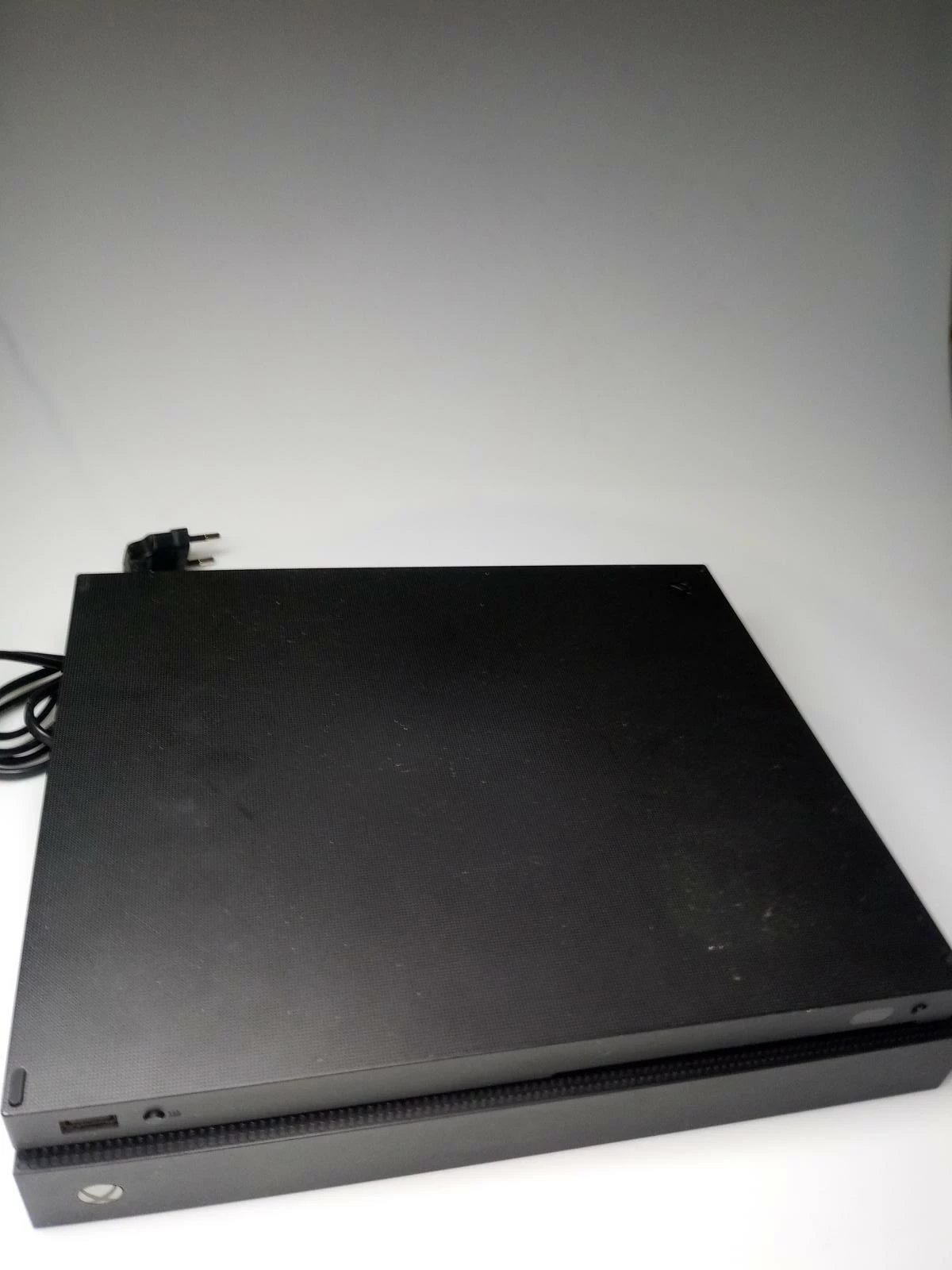 konsola-xbox-one-x-1787-pilsudskiego-91-zawiercie