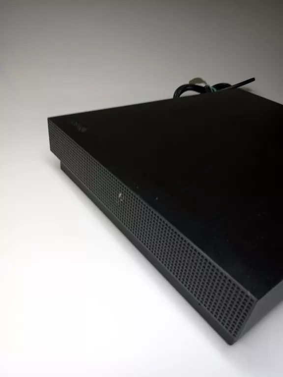 KONSOLA XBOX ONE X 1787
