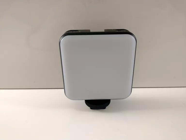 PRZENOŚNA LAMPA LED AMZLAB GMBH
