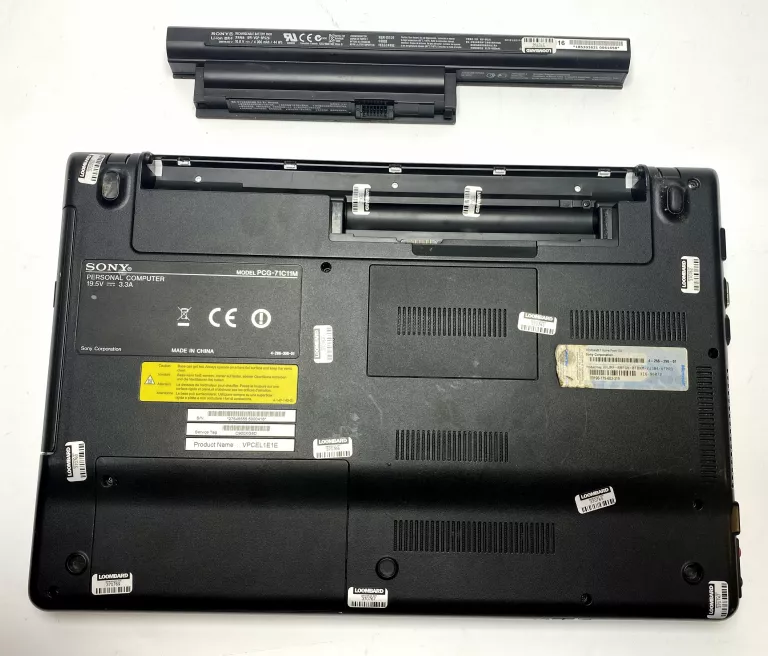 LAPTOP SONY VIVO PCG-71C11M AMD E-350 4GB/1TB