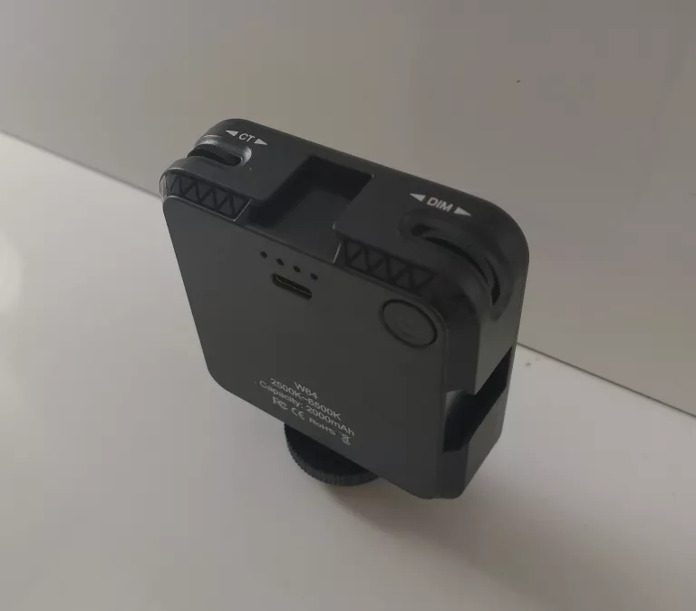 PRZENOŚNA LAMPA LED AMZLAB GMBH