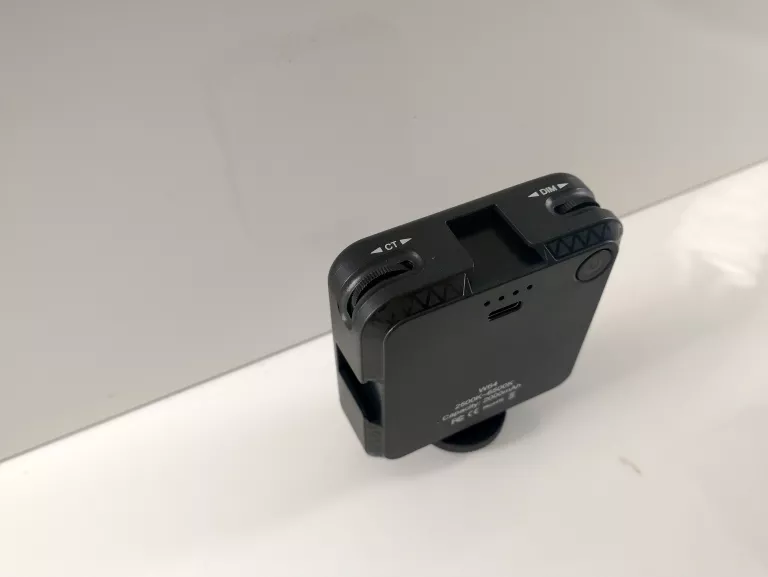 PRZENOŚNA LAMPA LED AMZLAB GMBH