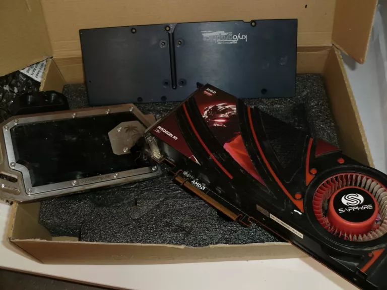 KARTA GRAFICZNA SAPPHIRE RADEON R9 290 - USZKODZO