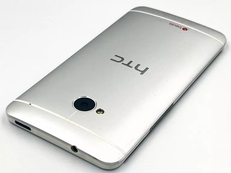 telefon-htc-one-m7-232gb-przekatna-ekranu-47