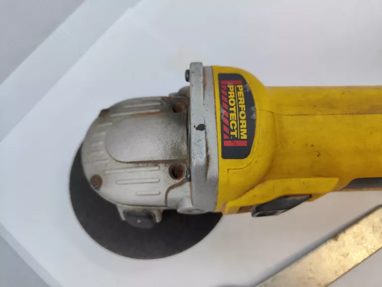 SZLIFIERKA KĄTOWA DEWALT D28134 /KLUCZ