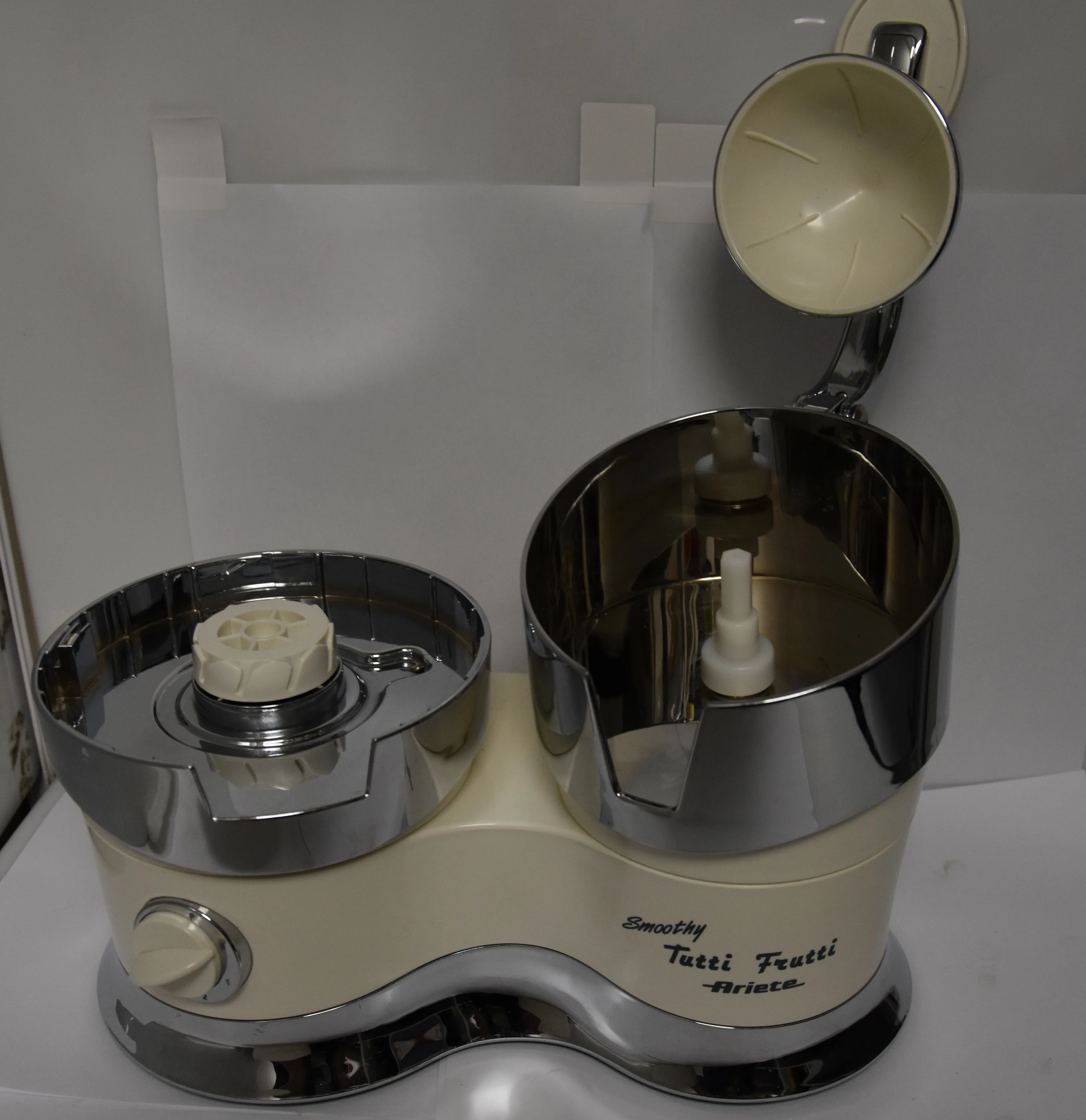 sokowirowka-ariete-420-tutti-frutti-bialy-600-w-opis-stan-uszkodzony