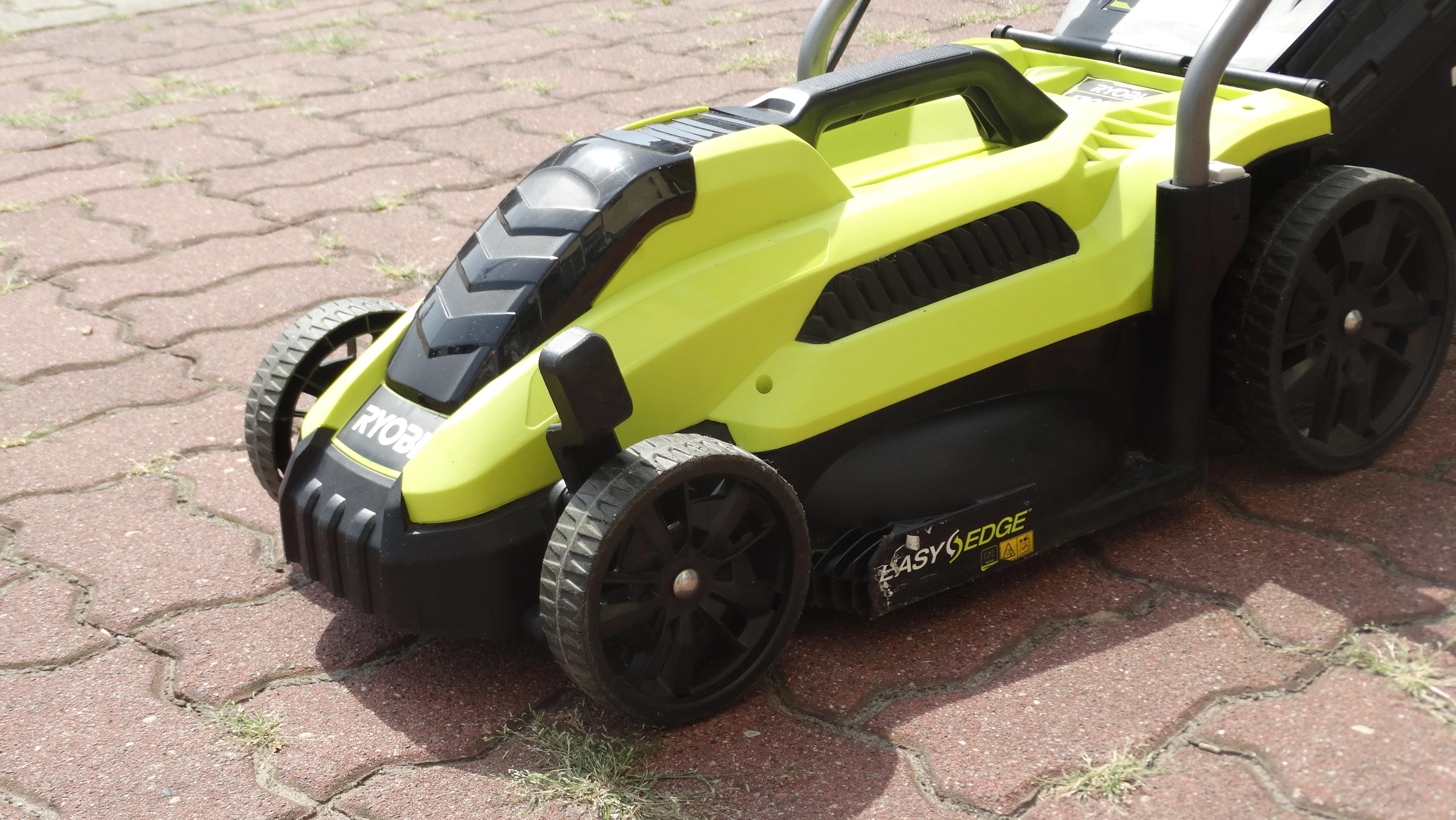 kosiarka-elektryczna-ryobi-rlm3313-1300w-warszawska-115bminsk-mazowiecki