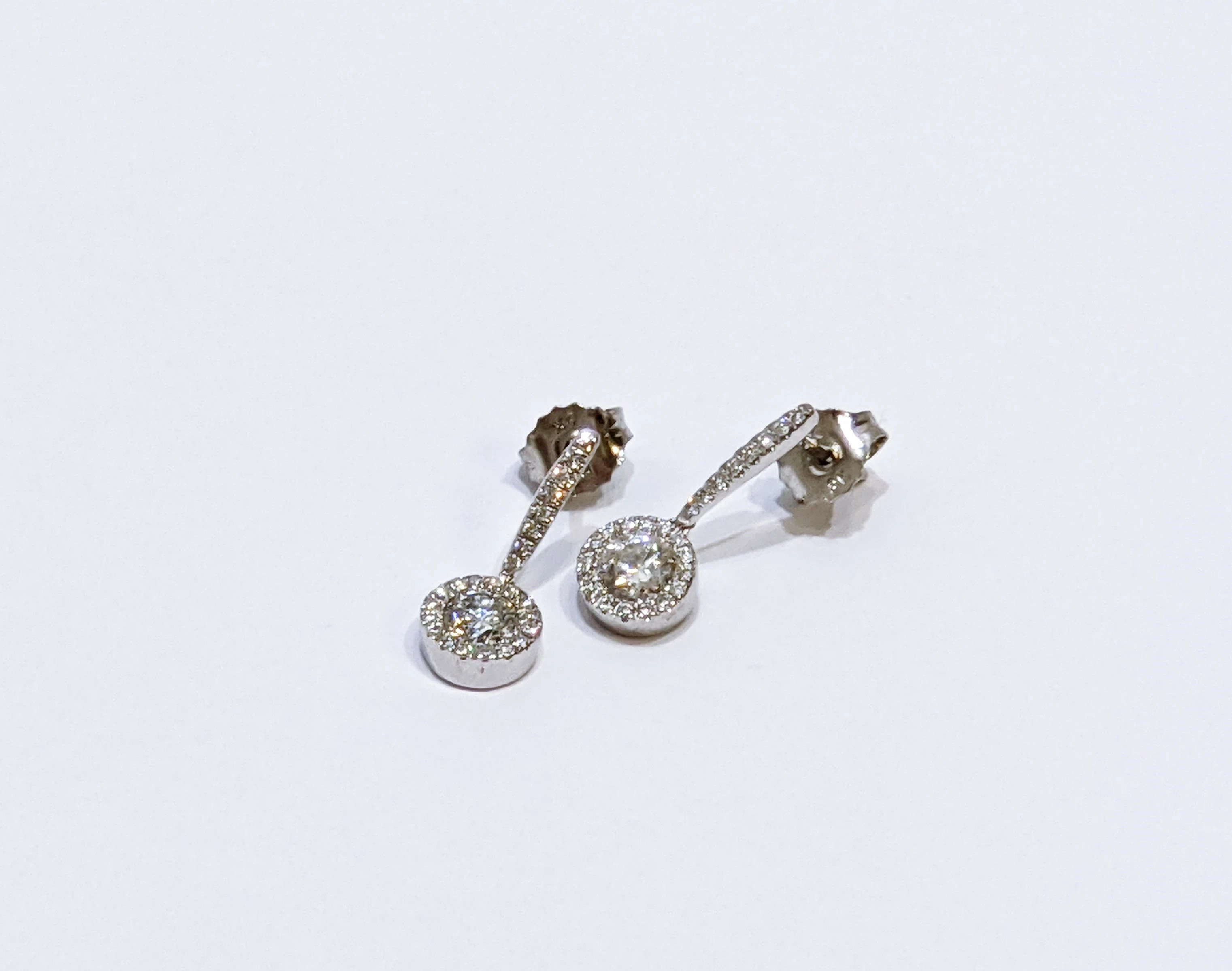 kolczyki-z-brylantami-34szt-biale-zloto-sztyfty-material-15835-2