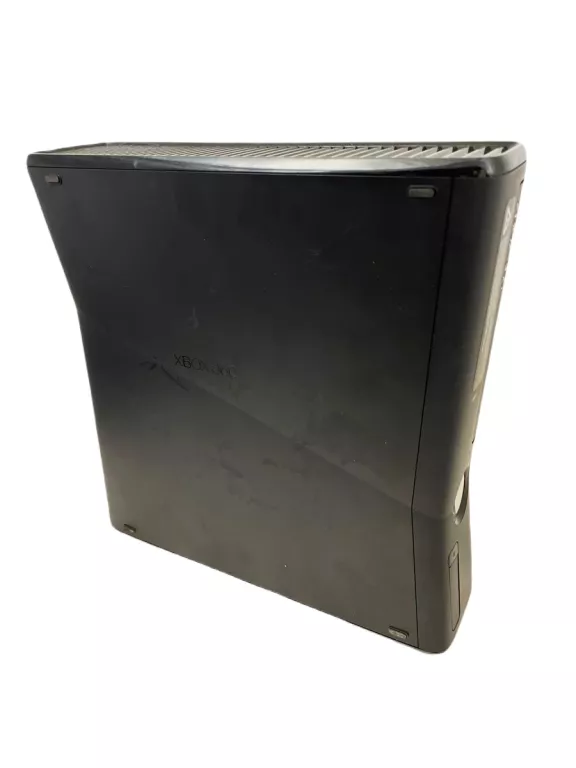 KONSOLA XBOX 360 SLIM 250GB PLUS PAD I ZASILACZ W ZESTAWIE