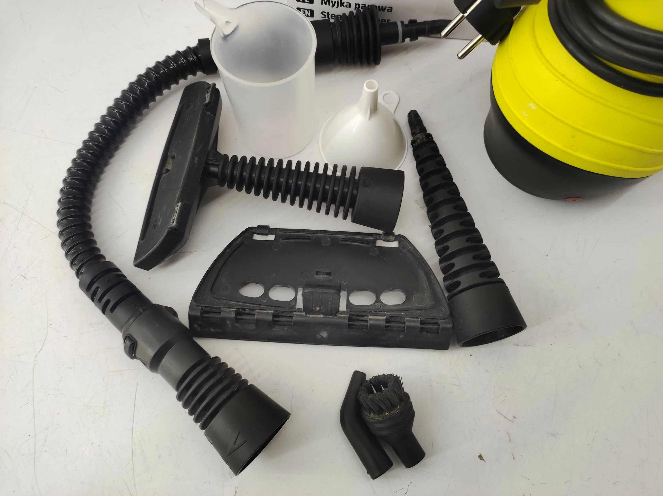 myjka-parowa-menuett-900w-3bar-stan-uzywany