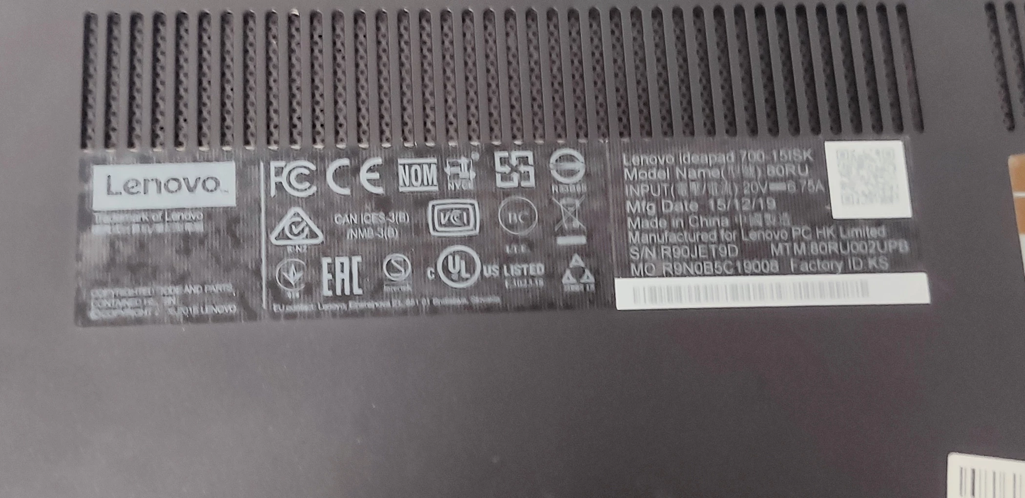 laptop-lenovo-ideapad-700-i7-1tb-hdd-8gb-ram-rodzaj-karty-graficznej-grafika-dedykowana