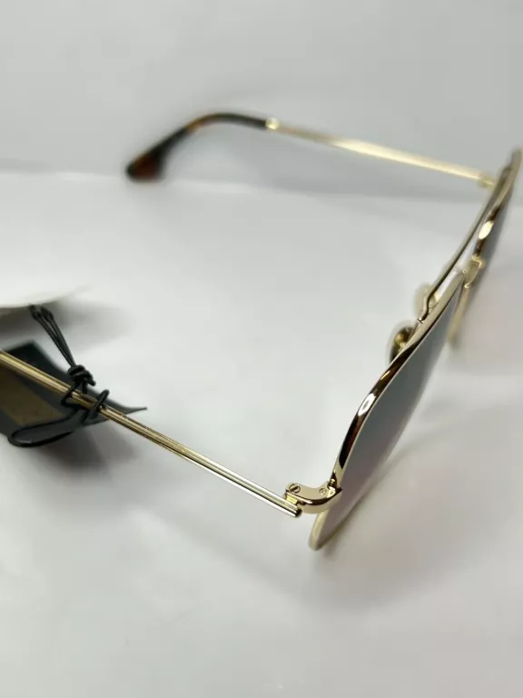 OKULARY PRZECIWSŁONECZNE VICTORIA BECKHAM VB215S