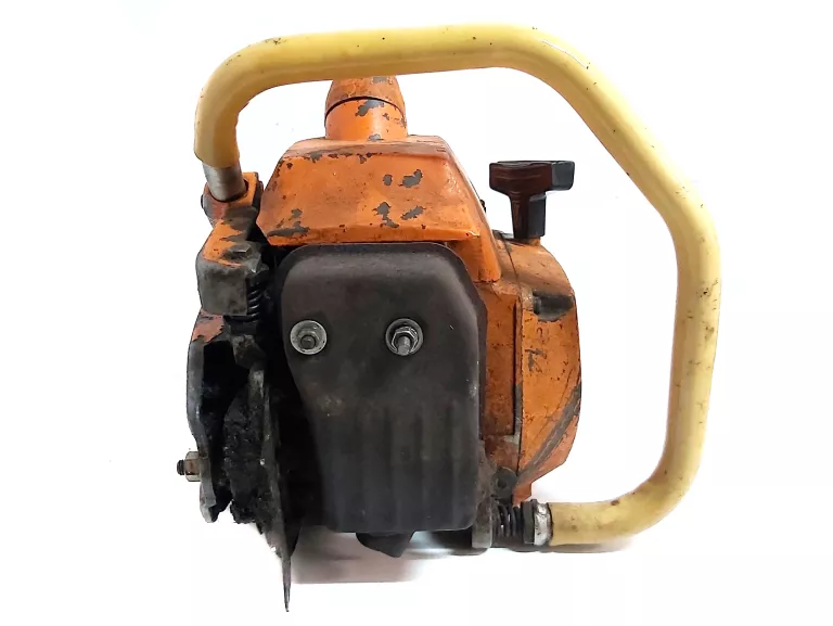 zabytkowa-pila-spalinowa-tajga-cccp-1993-mickiewicza-8-lezajsk