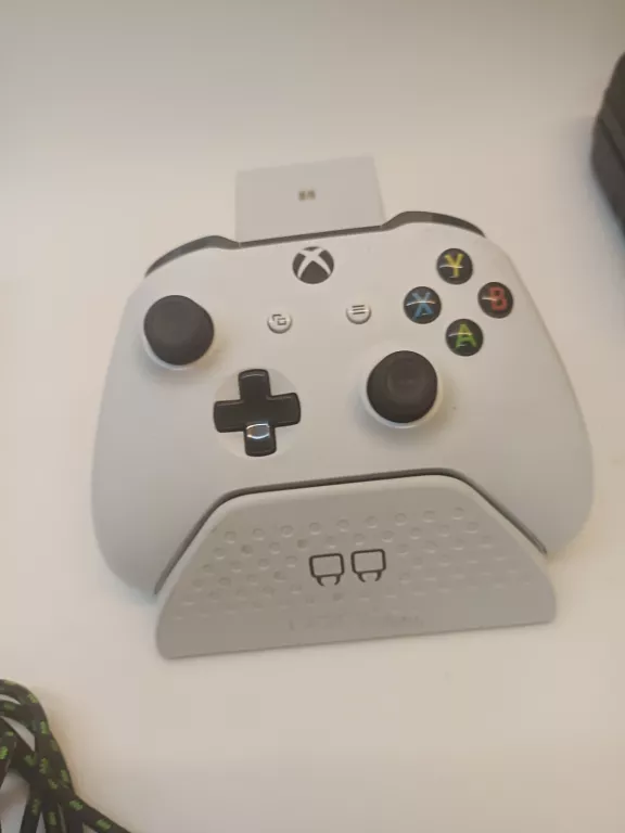 KONSOLA XBOX ONE S 1 TB
