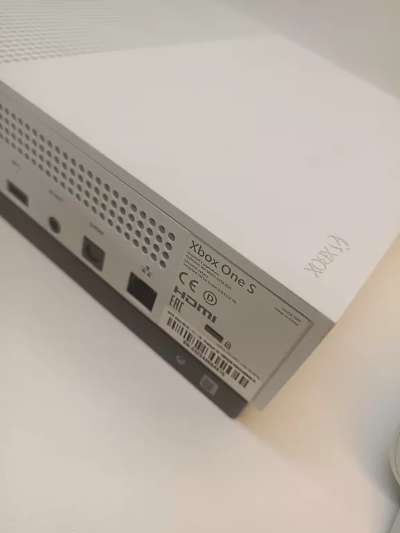 KONSOLA XBOX ONE S 1 TB