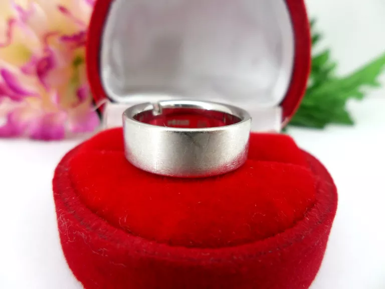 srebrna-obraczka-apart-p925-614g-material-srebro