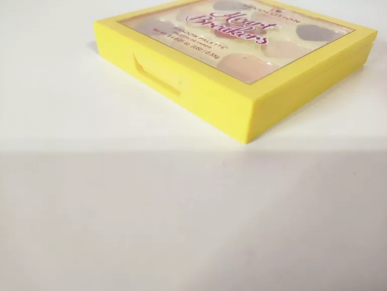 cienie-paletka-9-cieni-i-heart-revolution-heartbreakers-ean-gtin-5057566200585