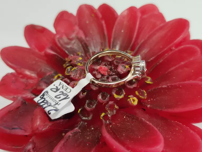 sliczny-pierscionek-266g14k-rozmiar-12-dwukolor-stan-uzywany