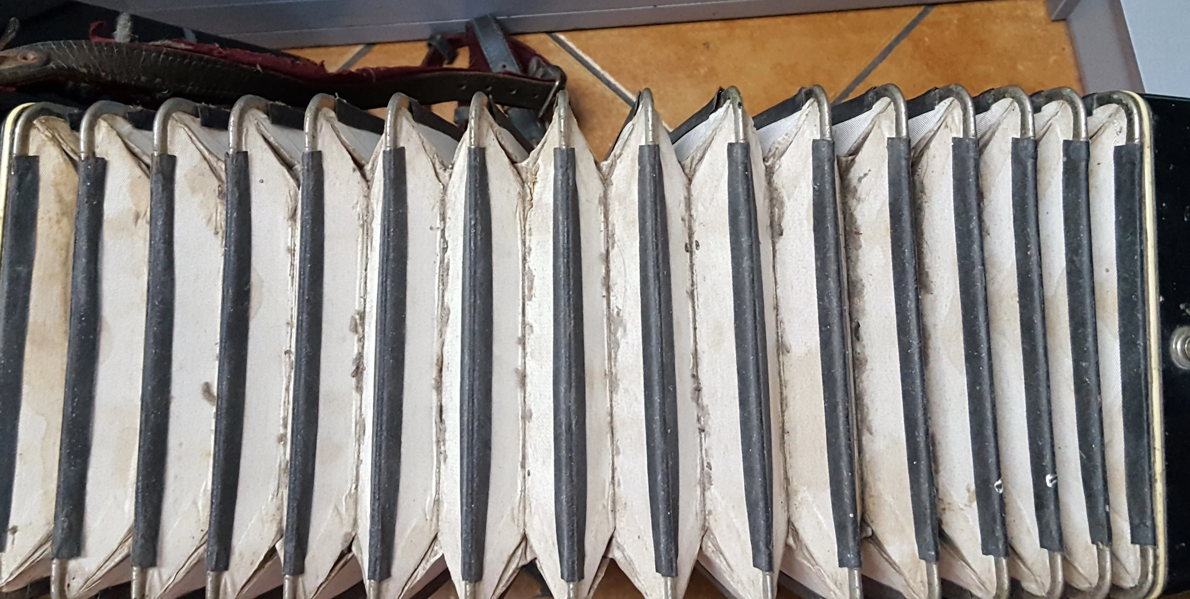 akordeon-weltmeister-120-basow-ean-gtin-4064341009869