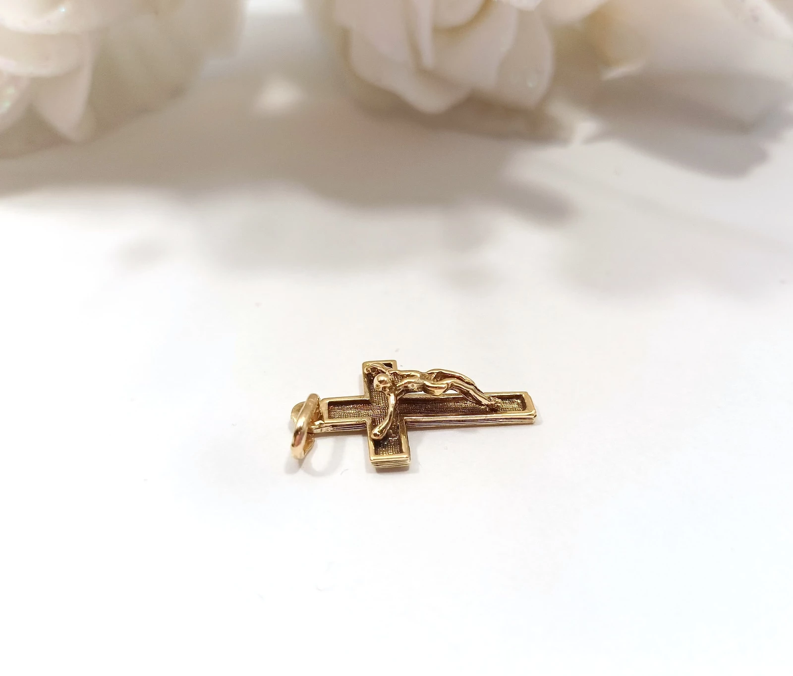 piekna-zlota-zawieszka-krzyzyk-158gr-585pr-ean-gtin-5904121838168