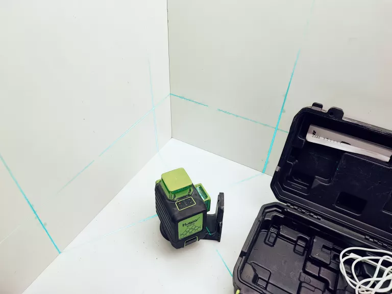 LASER KRZYŻOWY HUEPAR 904DG 4D * WALIZKA
