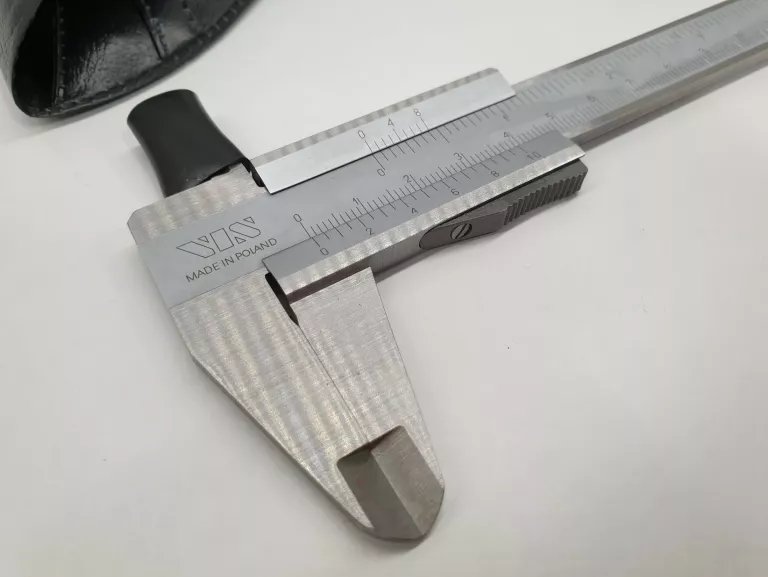 suwmiarka-vis-150mm-certyfikat-etui-rodzaj-analogowa