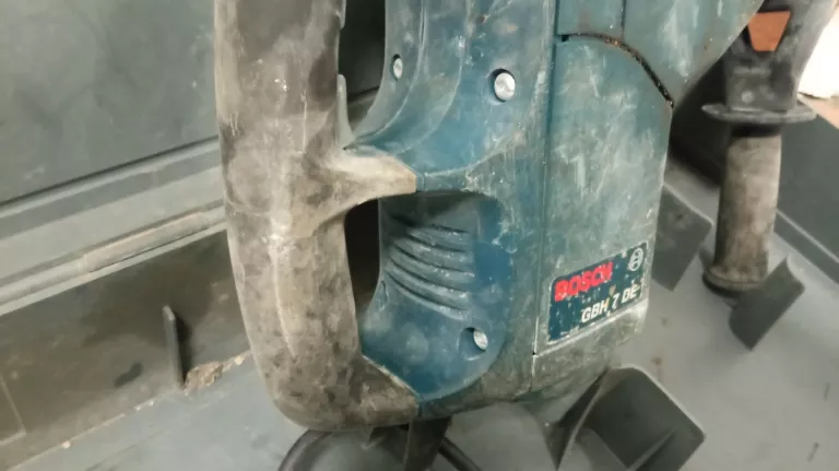 MŁOT WYBURZENIOWY BOSCH GBH 7 DE