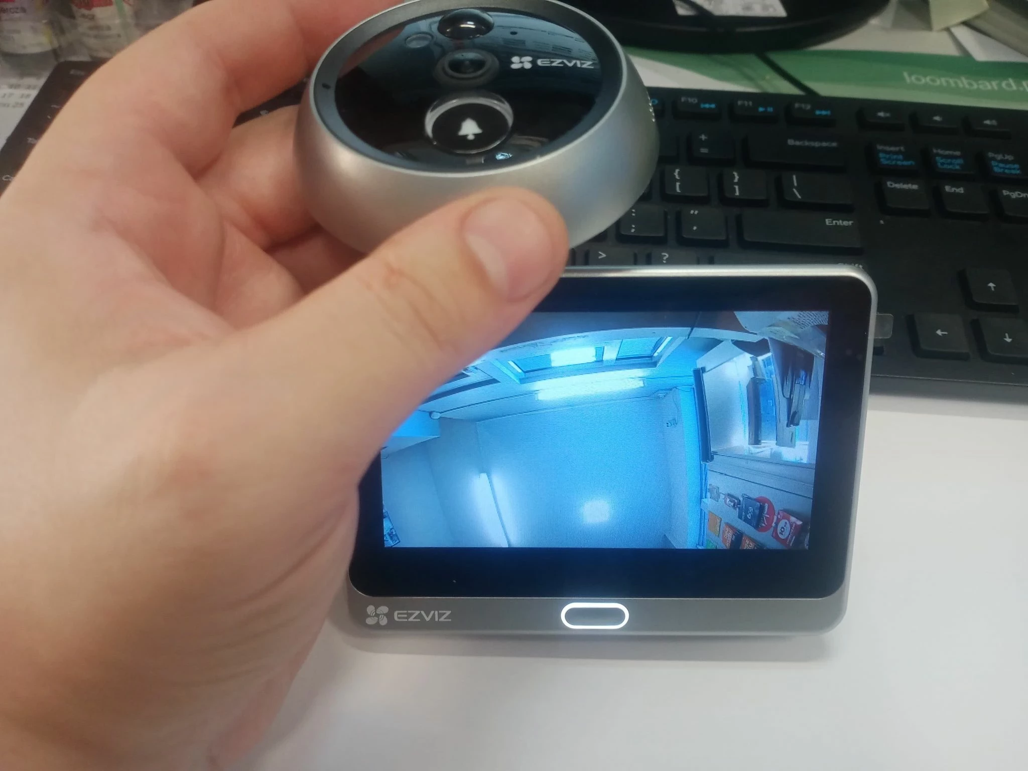 wide-wizjer-elektroniczny-ezviz-cs-dp2c-kolor-chrom