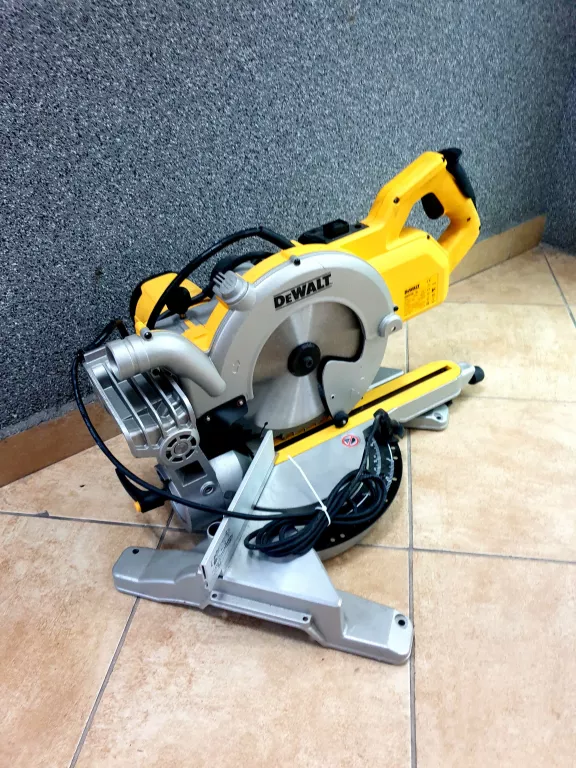 UKOŚNICA DEWALT DWS778