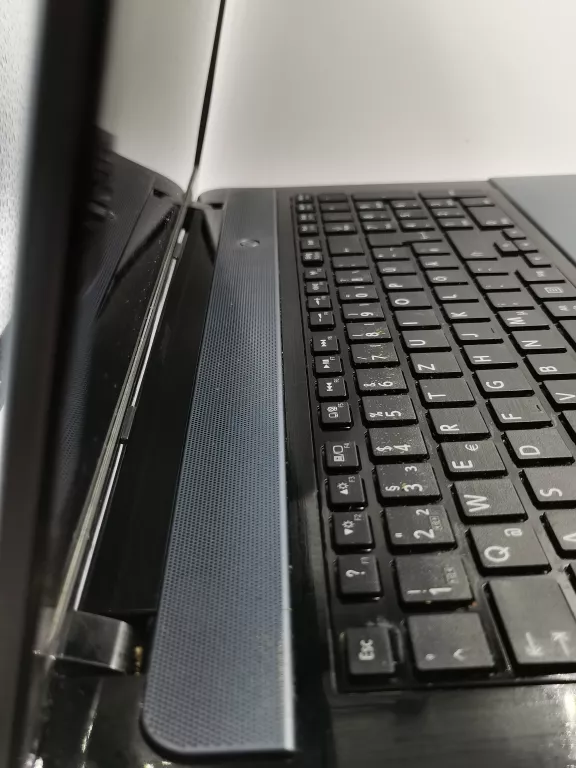 LAPTOP TOSHIBA SATELLITE L875-10E 17,3"/TORBA