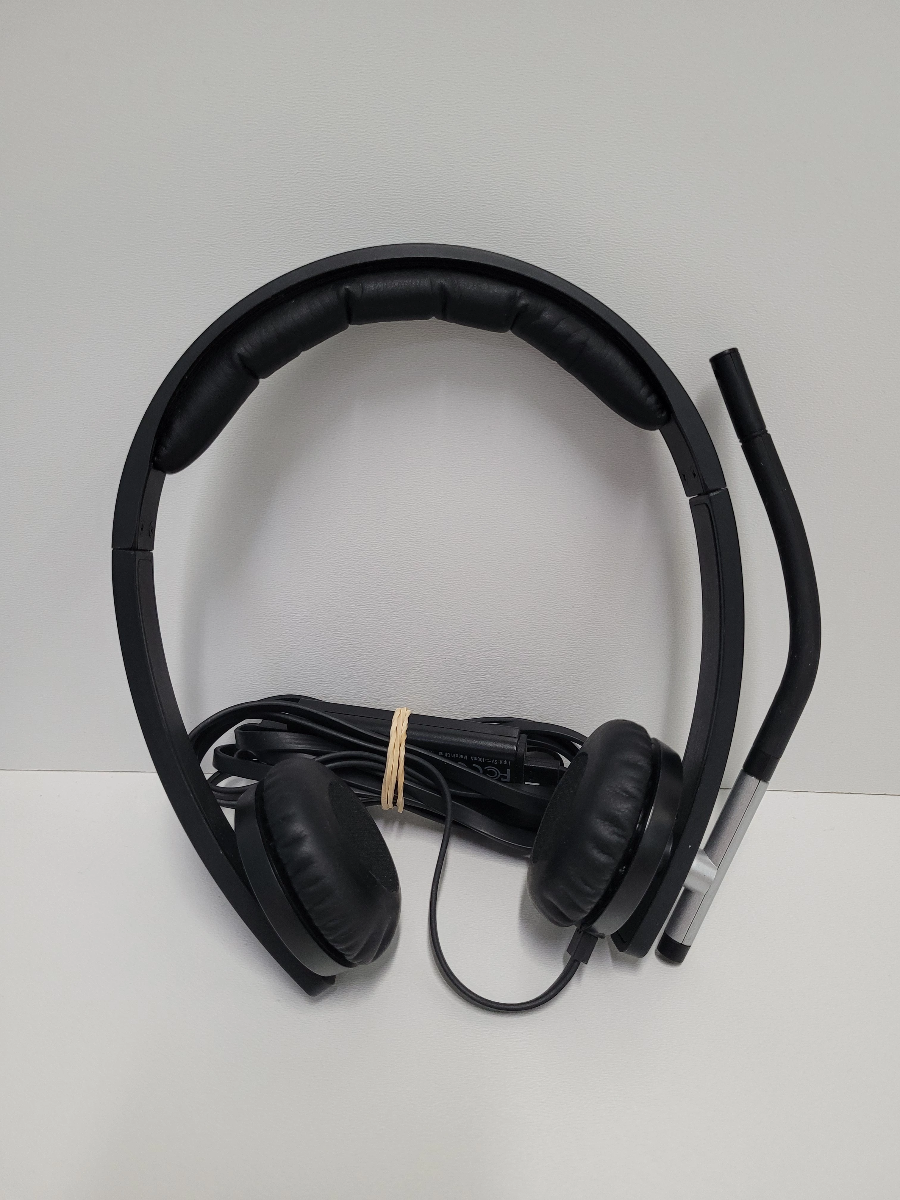 sluchawki-logitech-a-00057-swietny-stan-kolor-dominujacy-czarny