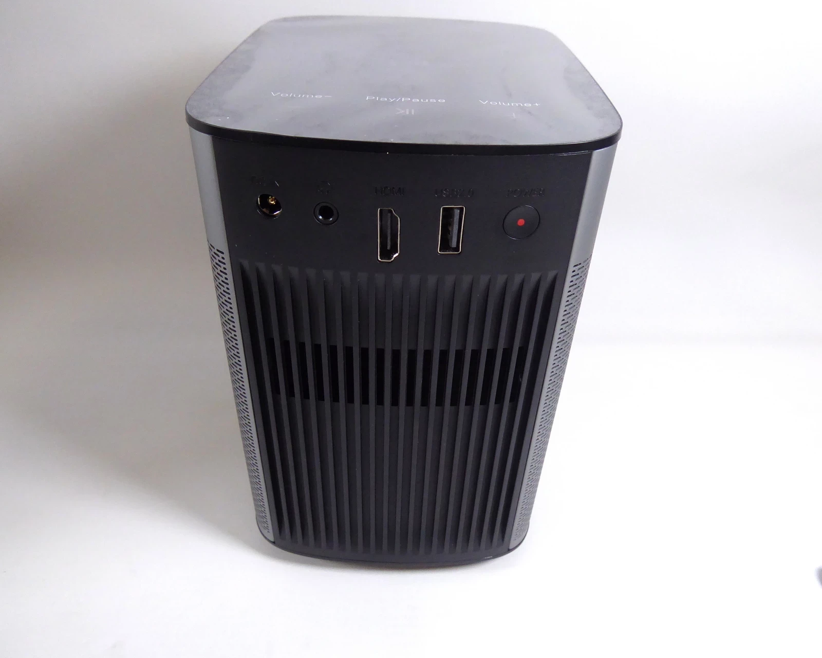 projektor-xgimi-halo-harmankardon-model-halo