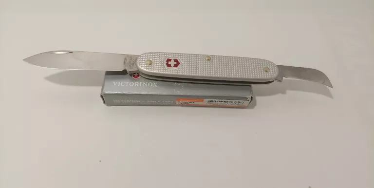 SCYZORYK VICTORINOX SWISS ARMY 2/PUDELKO
