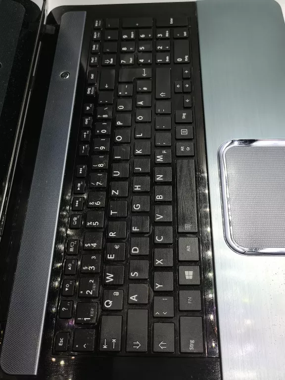 LAPTOP TOSHIBA SATELLITE L875-10E 17,3"/TORBA