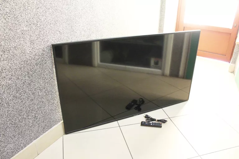 TELEWIZOR SAMSUNG UE55NU7102K / 55 CALI LED