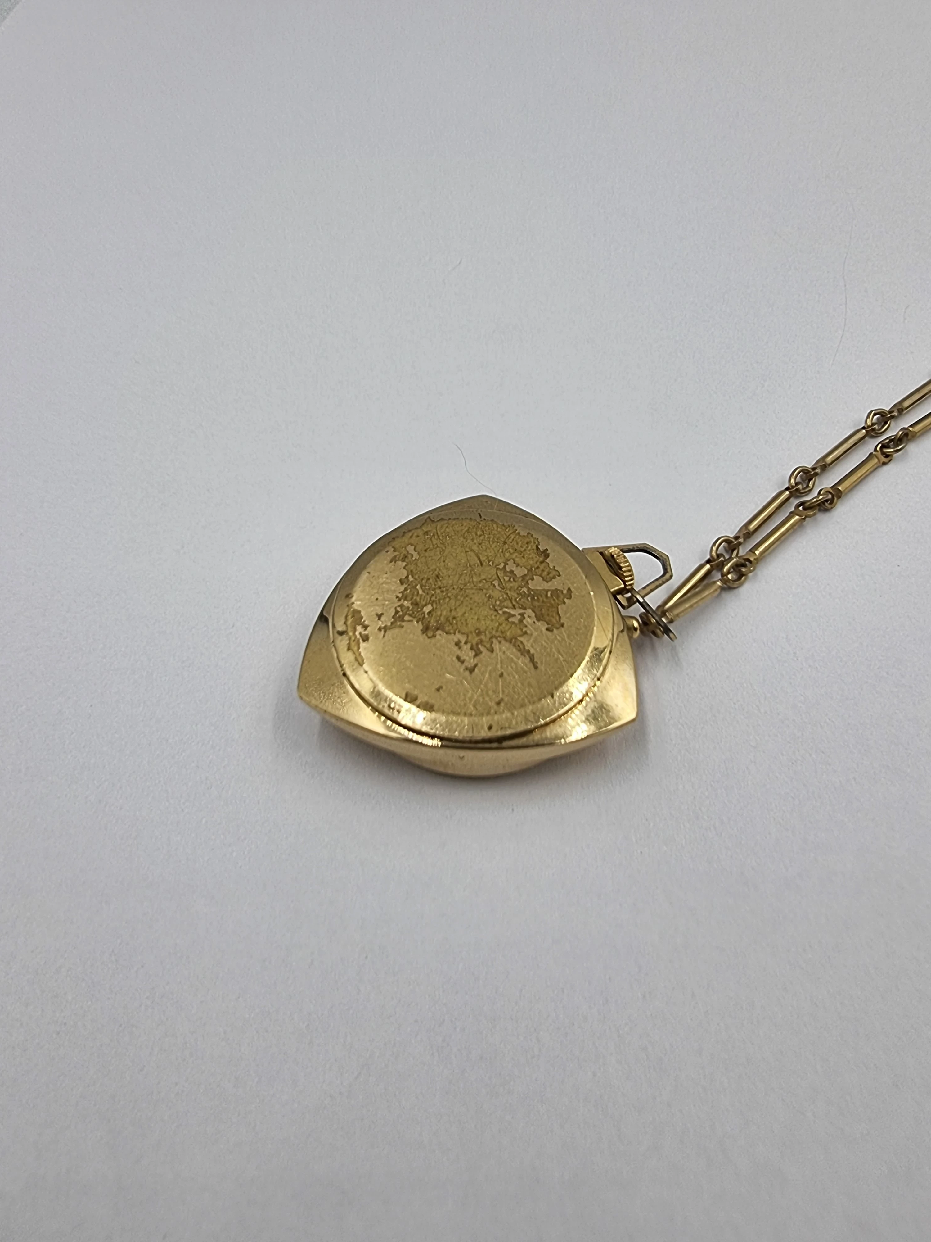 zegarek-kieszonkowy-na-lancuszku-zaria-styl-klasyczny