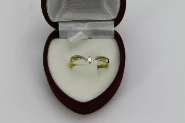 uroczy-zloty-pierscionek-z-brylantem-161g585-ean-gtin-5900025409732