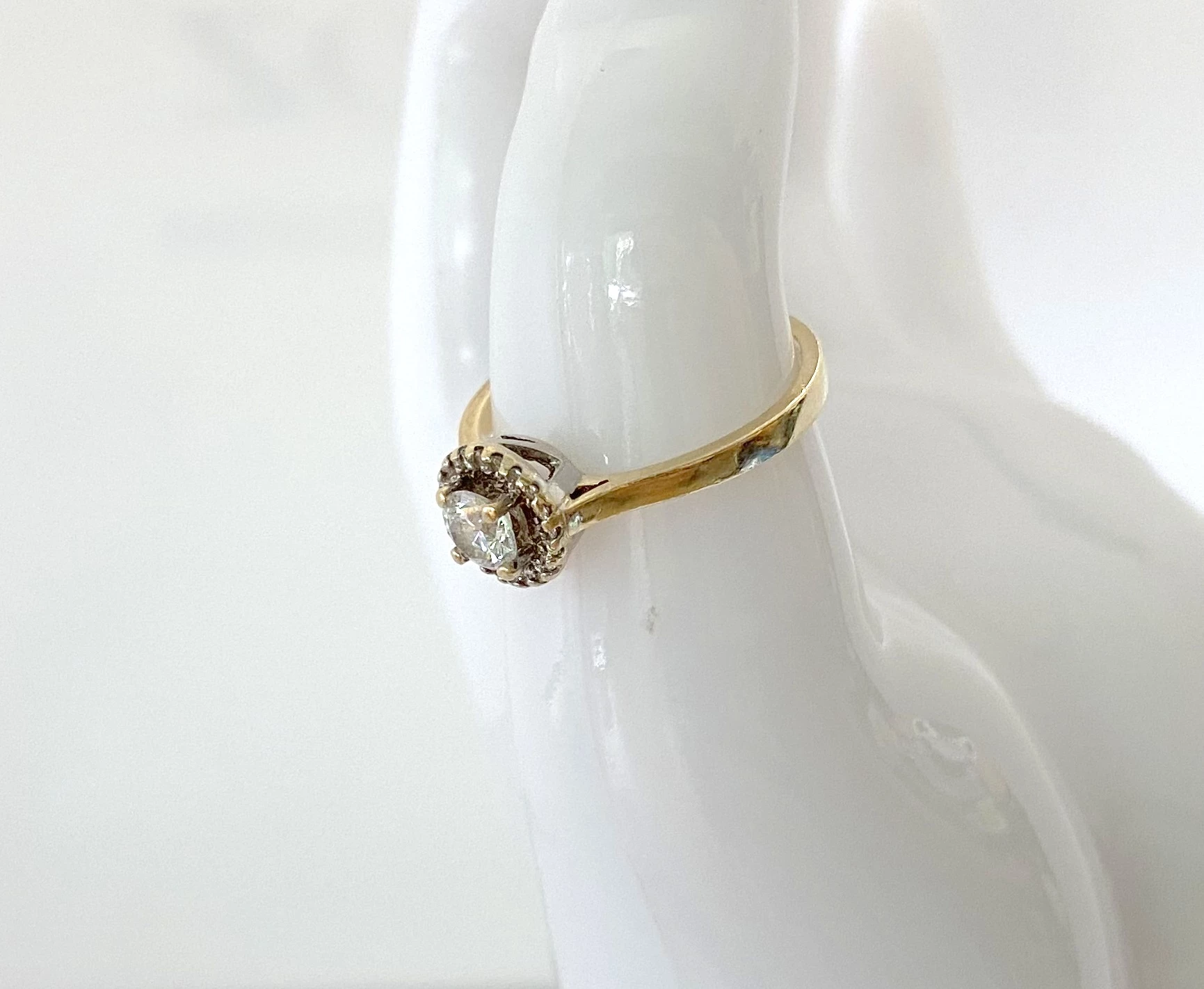 przesliczny-zloty-pierscionek-585-251g-r14-kamien-cyrkonia