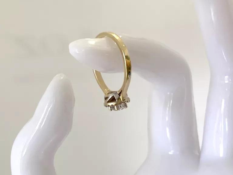 przesliczny-zloty-pierscionek-585-251g-r14-kolor-dominujacy-zloty