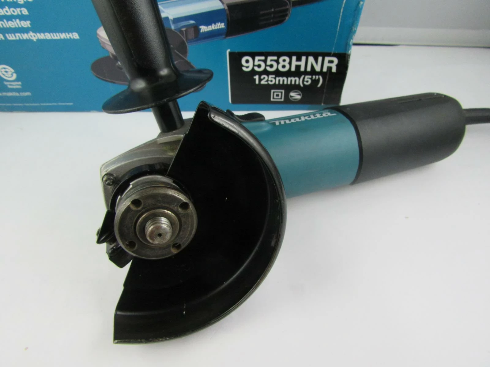 szlifierka-katowa-makita-9558hnr-komplet-marka-makita