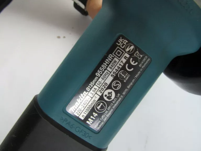 szlifierka-katowa-makita-9558hnr-komplet-ean-gtin-088381808811