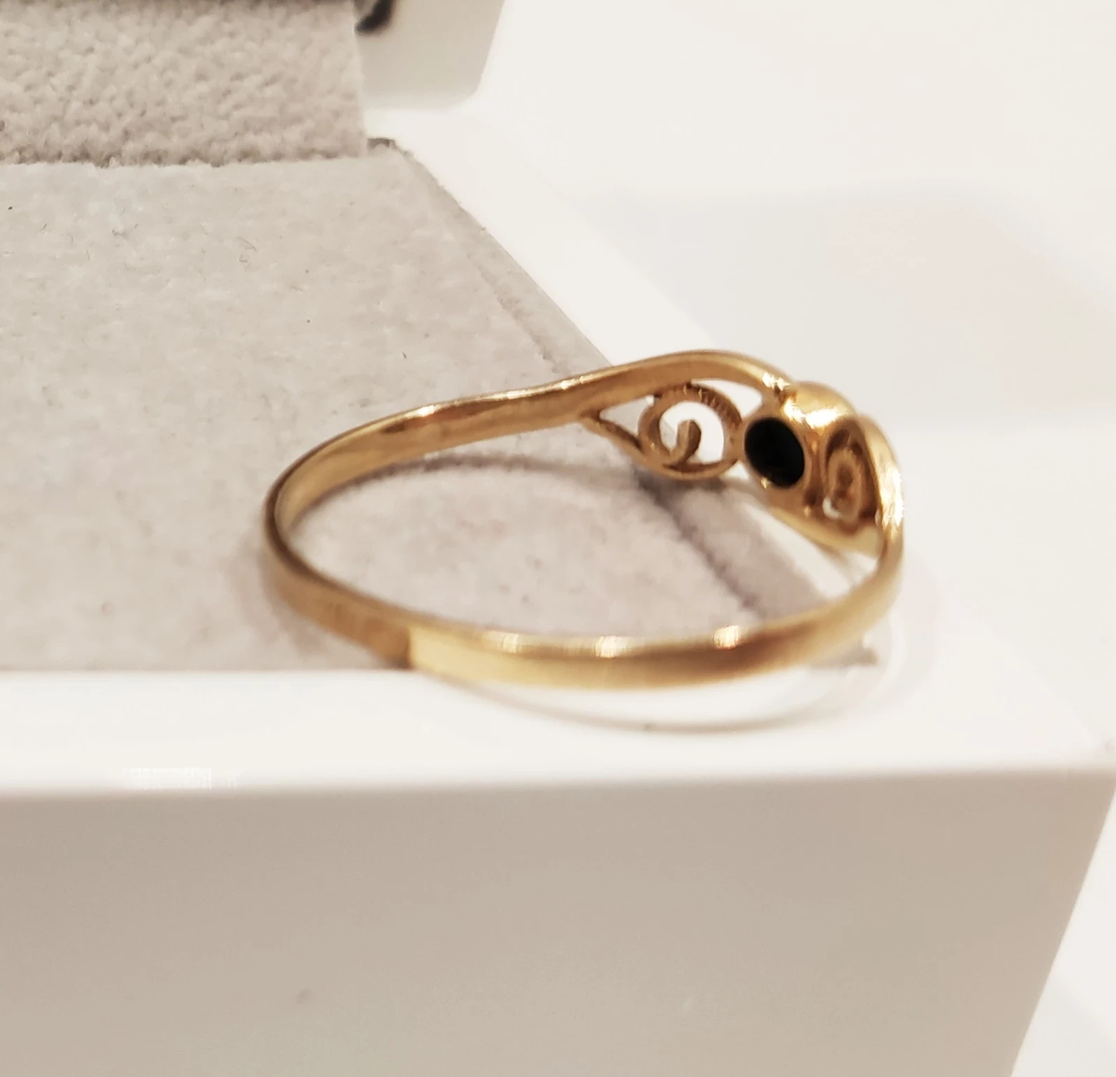 585-zloty-pierscionek-585-146g-r-23-z-niebieskim-marka-inna-marka